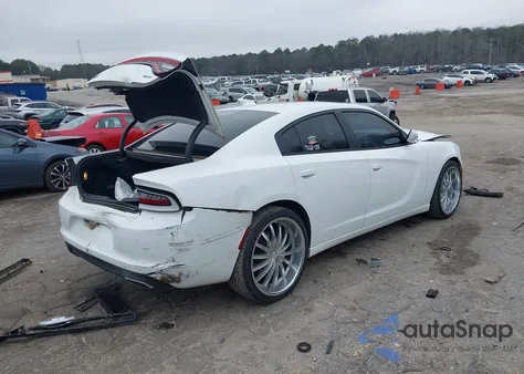 2016 Dodge Charger Sxt z USA, uszkodzony, nr VIN 2C3CDXHG6GH204100